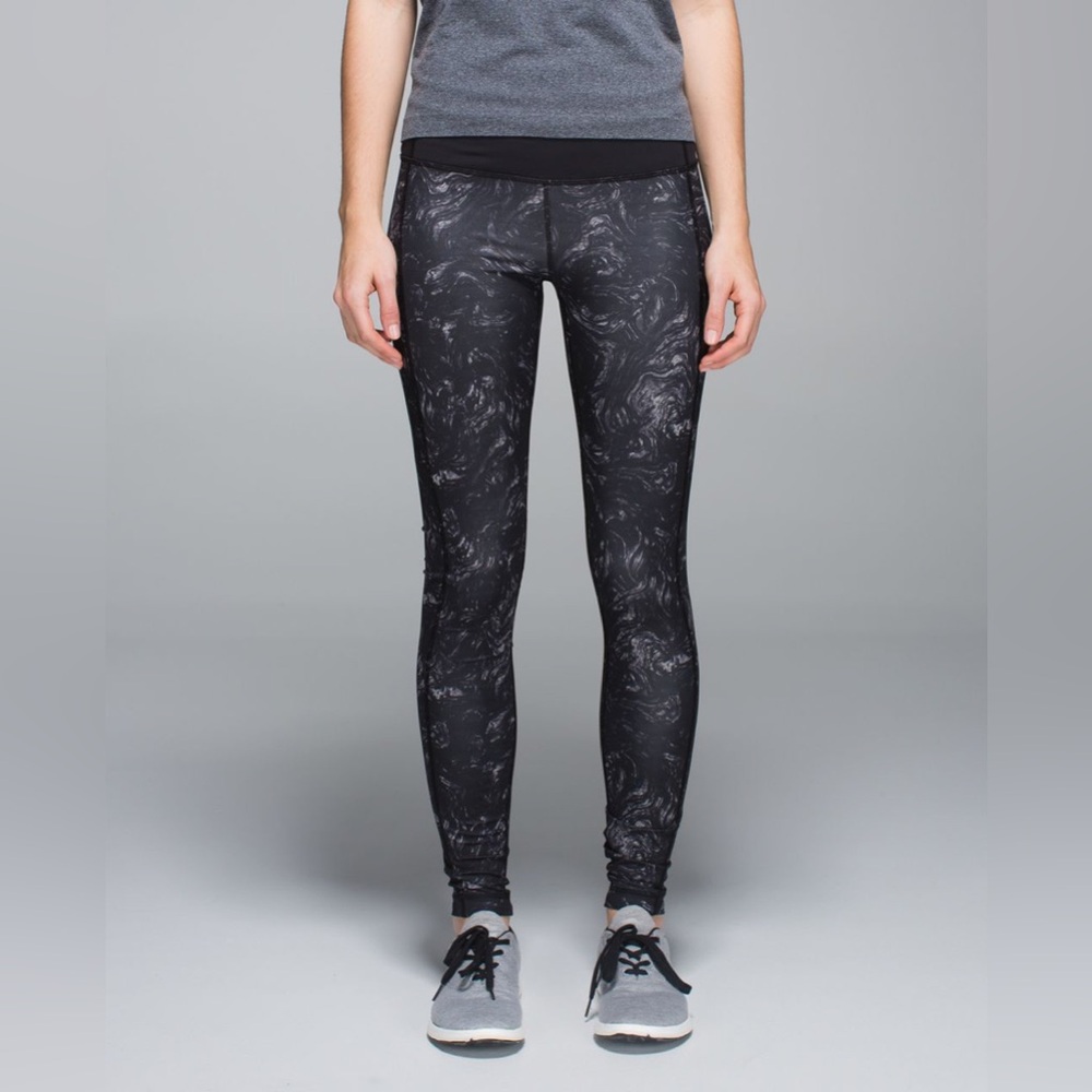 EUC lululemon athletica leggings size 6